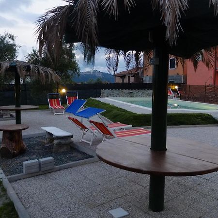 La Fonda Casa Vacanze-Appartamenti Con Piscina サント・ステーファノ・ディ・マグラ エクステリア 写真