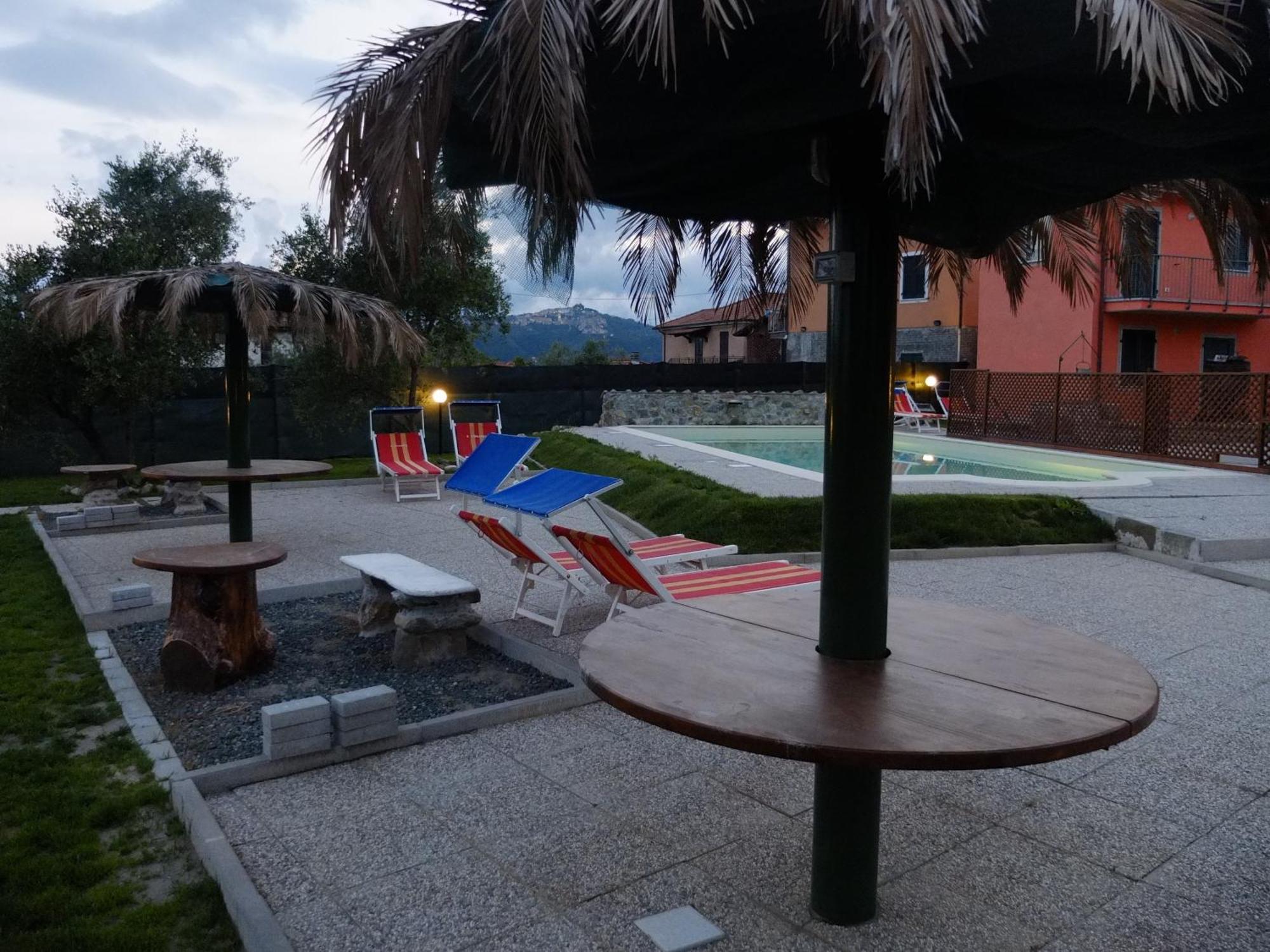 La Fonda Casa Vacanze-Appartamenti Con Piscina サント・ステーファノ・ディ・マグラ エクステリア 写真