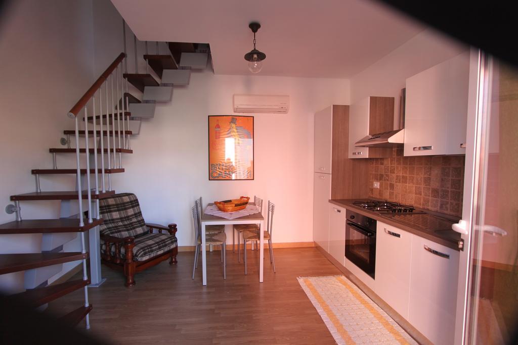 La Fonda Casa Vacanze-Appartamenti Con Piscina サント・ステーファノ・ディ・マグラ 部屋 写真
