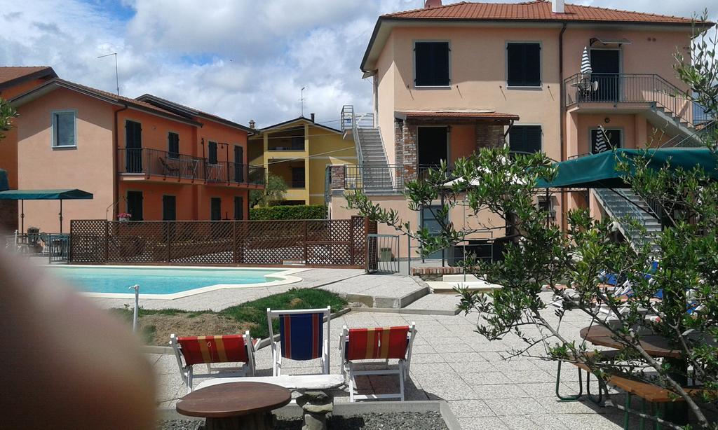 La Fonda Casa Vacanze-Appartamenti Con Piscina サント・ステーファノ・ディ・マグラ エクステリア 写真
